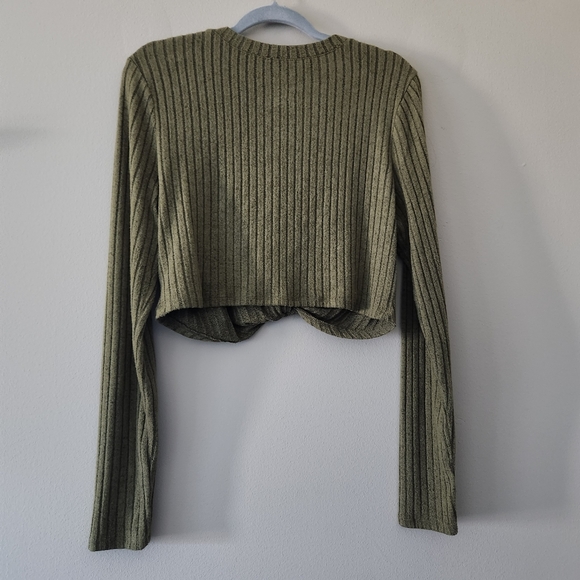 SO Olive Green Ribbed Crop Top Sweater Size Large Cute Casual Shirt Long Sleeve - Picture 4 of 4